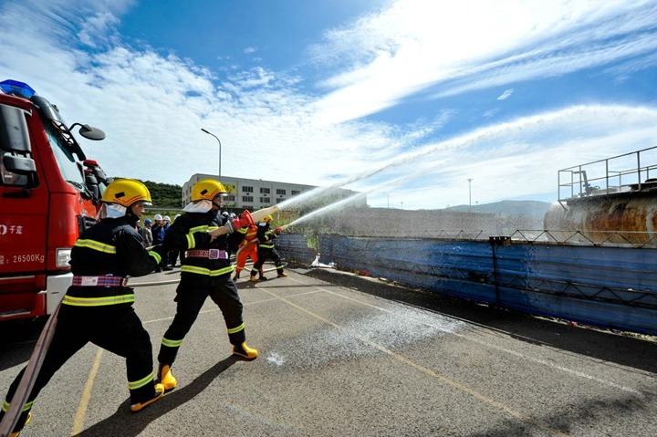 国度应急治理部消防接济局到前锋化工调研
