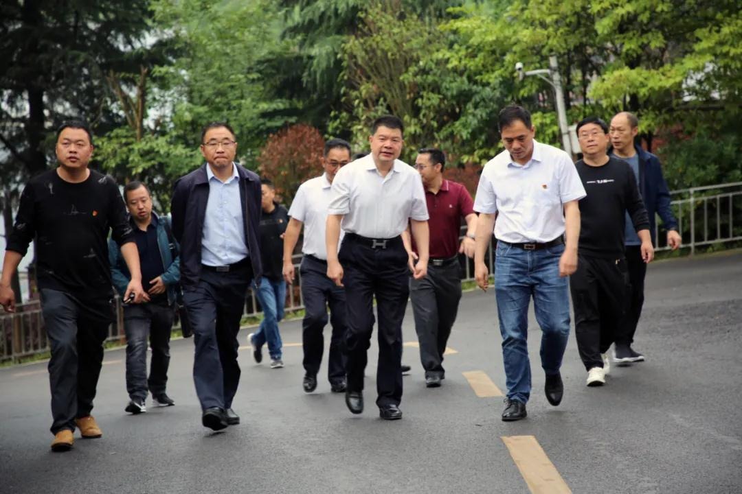 云南省国资委副主任刘成志一行赴镇雄煤业督导查抄安全出产工作