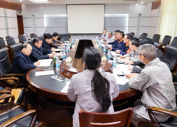 云煤（东升国际官网）集团总经理助理陈家昆一行到解化化工分公司调延装三供一业”分离移交工作