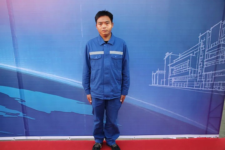 在岗位上坚守，在平庸中出彩——省十八届职工职业技术大赛掘进机司机技术状元王福刚诠释“工匠心灵”