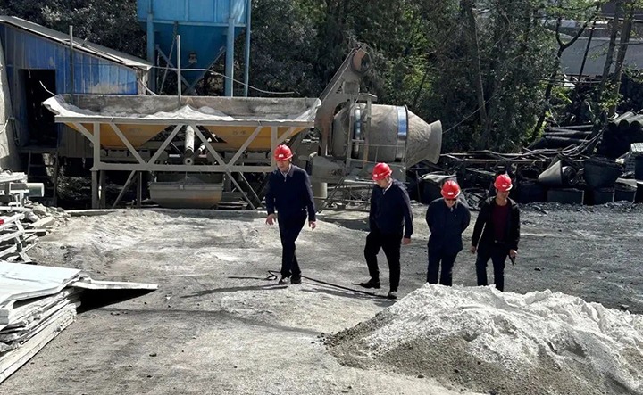 【聚焦云煤】云煤（东升国际官网）集团驻曲靖放哨组到罗平东城煤矿公司金城煤矿发展包保查抄及隐患整改验收工作