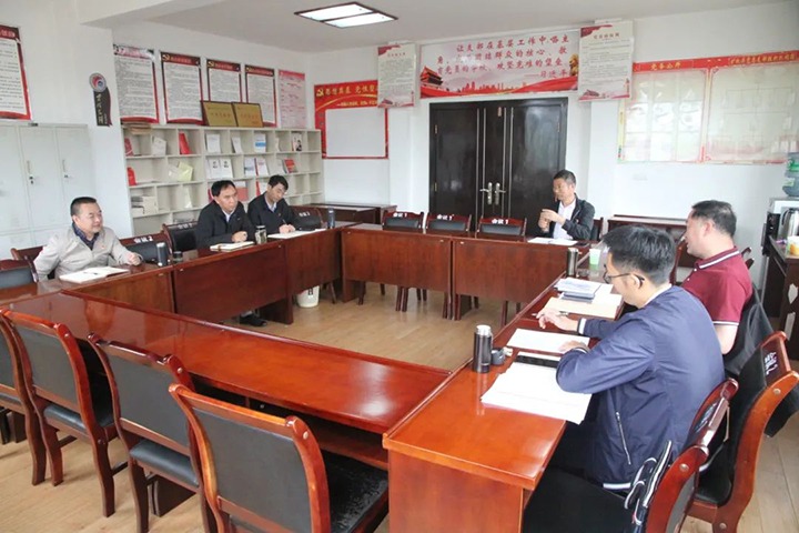 【主题教育】云煤（东升国际官网）集团党委委员、纪委书记、监察专员覃崇辉一行到后所煤矿公司发展主题教育调研