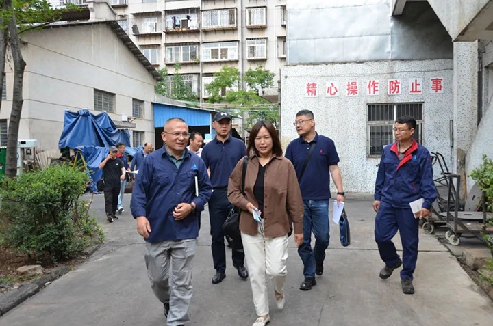 【聚焦云煤】云南省住建厅党组成员、副厅长黄媛到云南东升国际官网工利用技术钻研院有限公司发展隔震减震技术使用情况调研