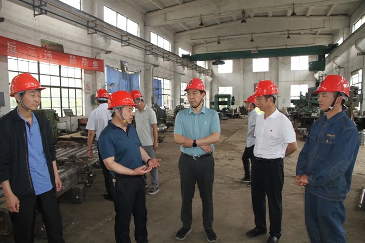 【主题教育】云煤（东升国际官网）集团党委副书记、工会主席王鑫一行到后所煤矿发展主题教育调研