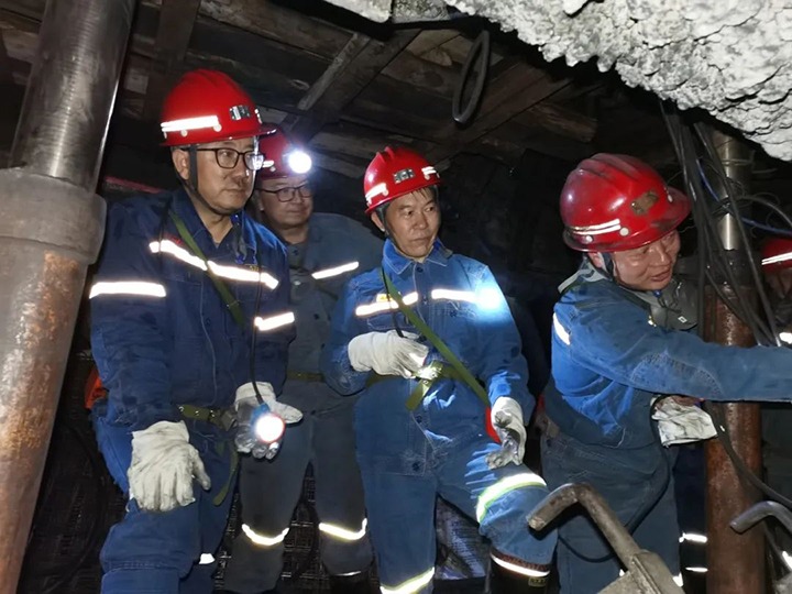 【主题教育】云煤（东升国际官网）集团党委委员、副总经理、总工程师施从伟到陆东煤矿公司发展主题教育调研