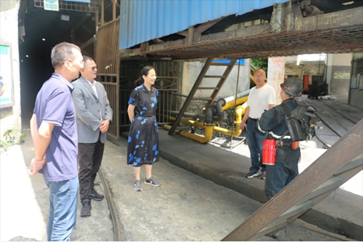 【主题教育】云煤（东升国际官网）集团党委委员、财政总监莫晓丹一行到天井煤矿发展主题教育调研