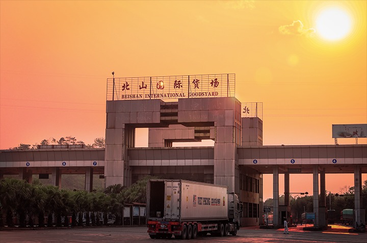 创新通关模式 提升通关时效，港口经济持续发力