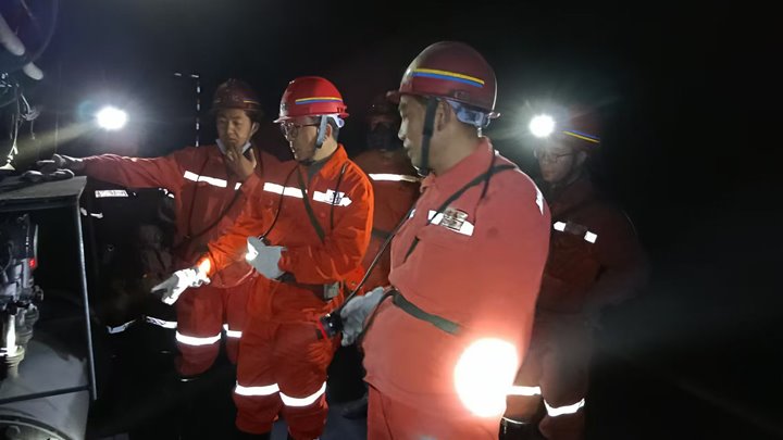 云煤集团党委委员、副总经理、总工程师施从伟到罗平东城煤矿公司发展安全出产督导工作