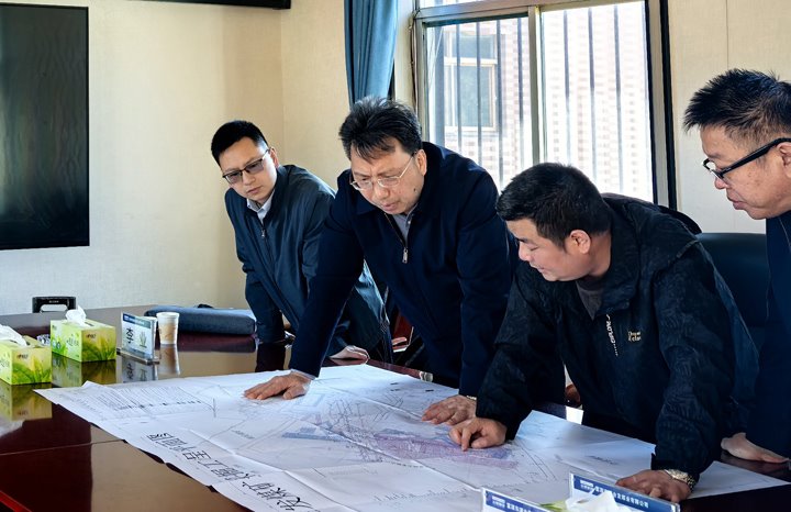 云煤集团副总经理杜昌华一行到金发煤业公司调研领导工作