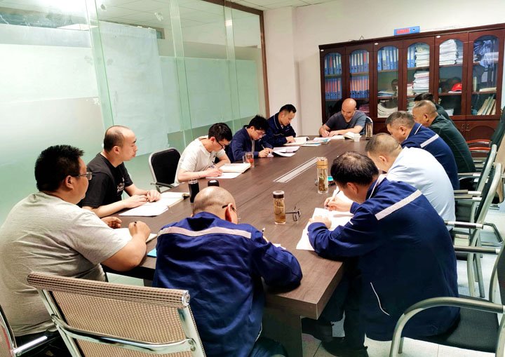 煤矿“夜讲堂”：值班间隙一幼时，人人都是安全讲师！